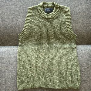 Never worn Lucky Brand sweater vest women’s size Medium